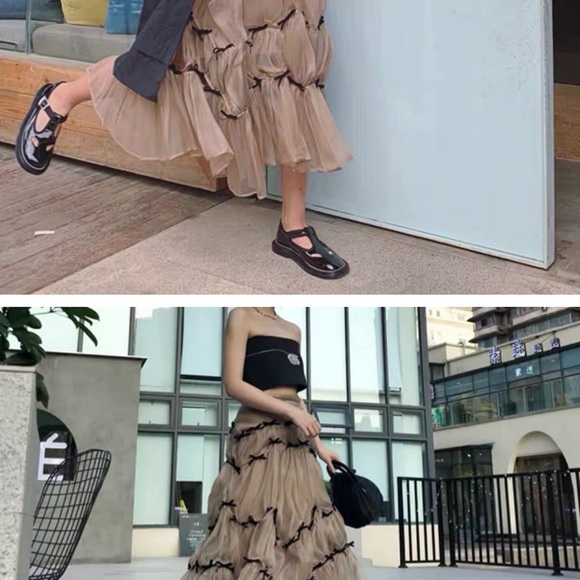 Dresses - Picture 3 of 3